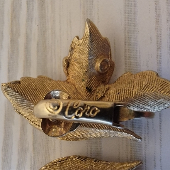 F3 Vintage Coro Gold-tone Clip-on Earrings - Picture 2 of 4